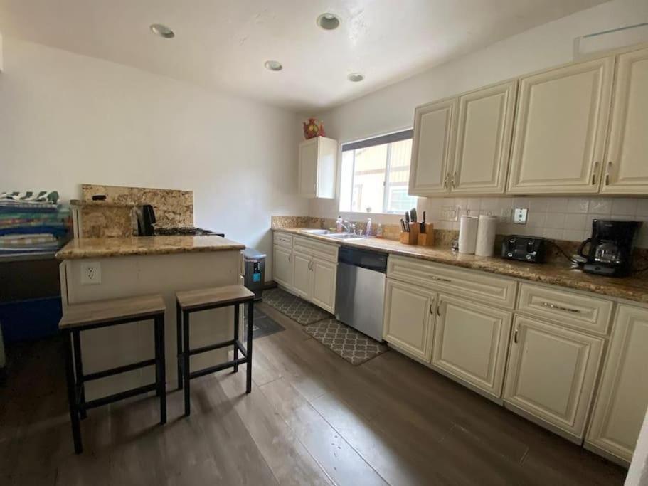 Ocean View 5 Bedroom With 3 Decks And Casa de férias San Diego
